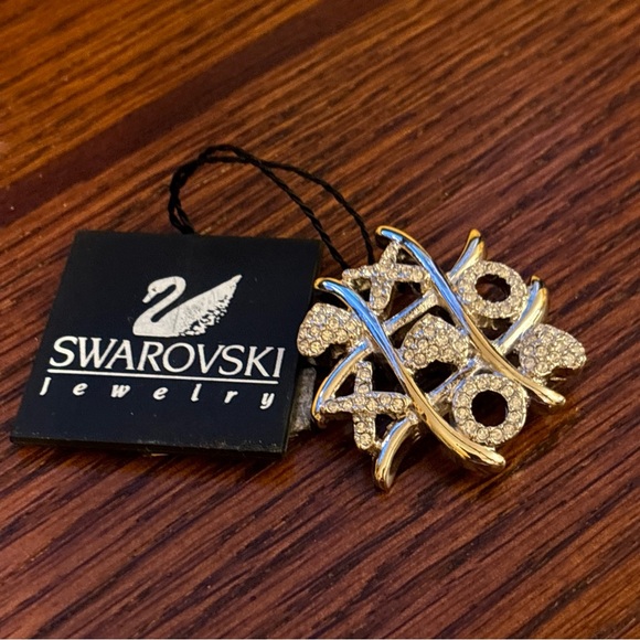 Swarovski Swan Signed Crystal XO Brooch Tic Tac Toe Game Love Kisses Hearts Pin - Picture 3 of 5